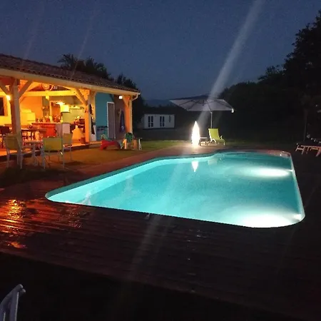 Les Salineens אתר קמפינג